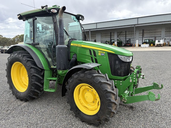 John Deere 5120M