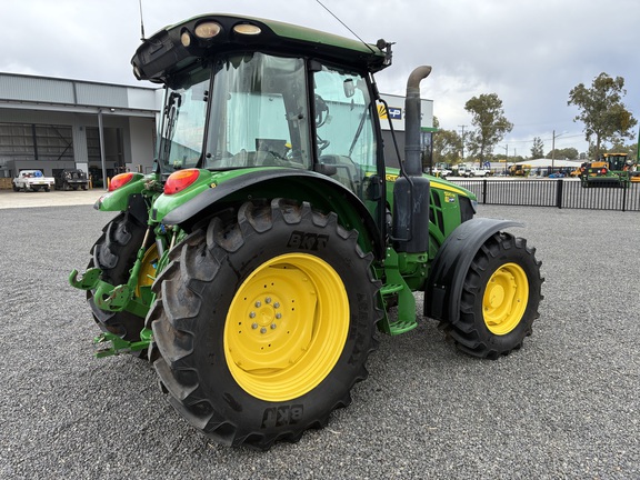 John Deere 5120M image 9