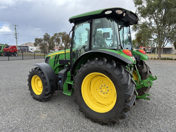 John Deere 5120M image 11