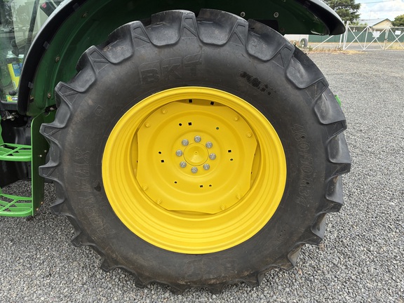 John Deere 5120M image 17