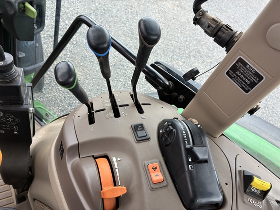 John Deere 5120M image 21