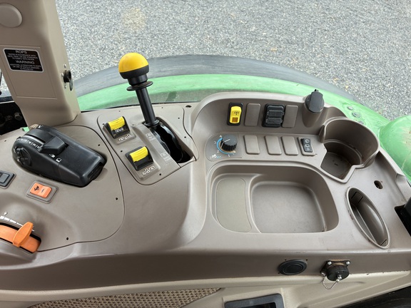 John Deere 5120M image 22