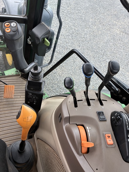 John Deere 5120M image 23