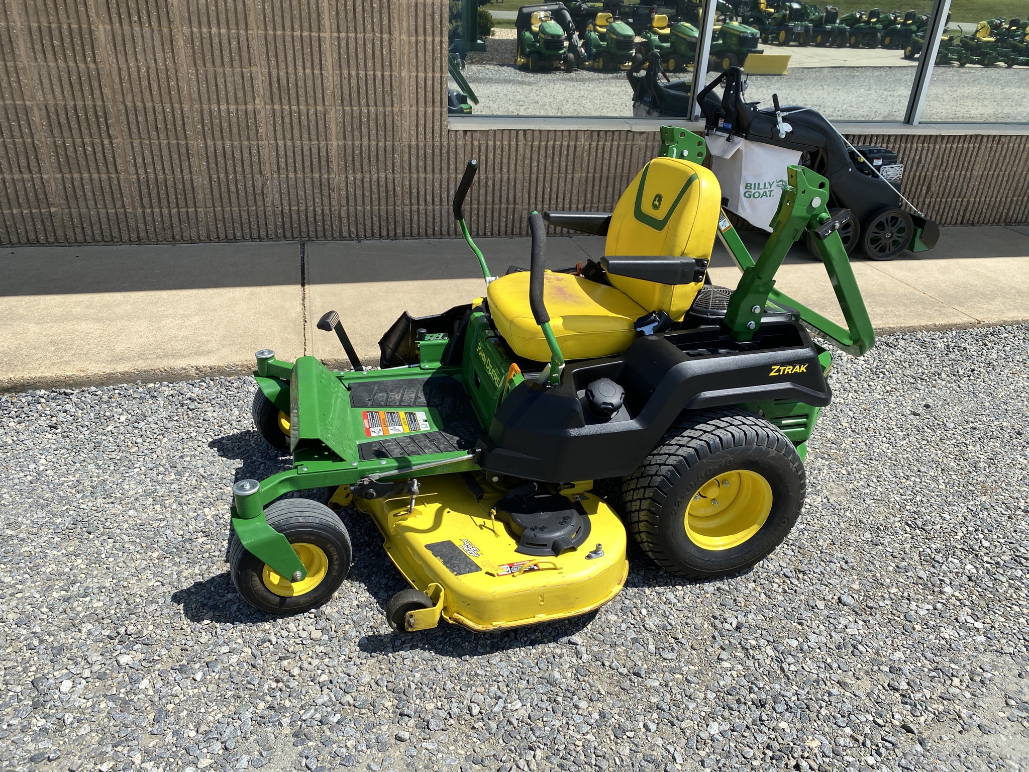 2021 John Deere Z530M Image 1