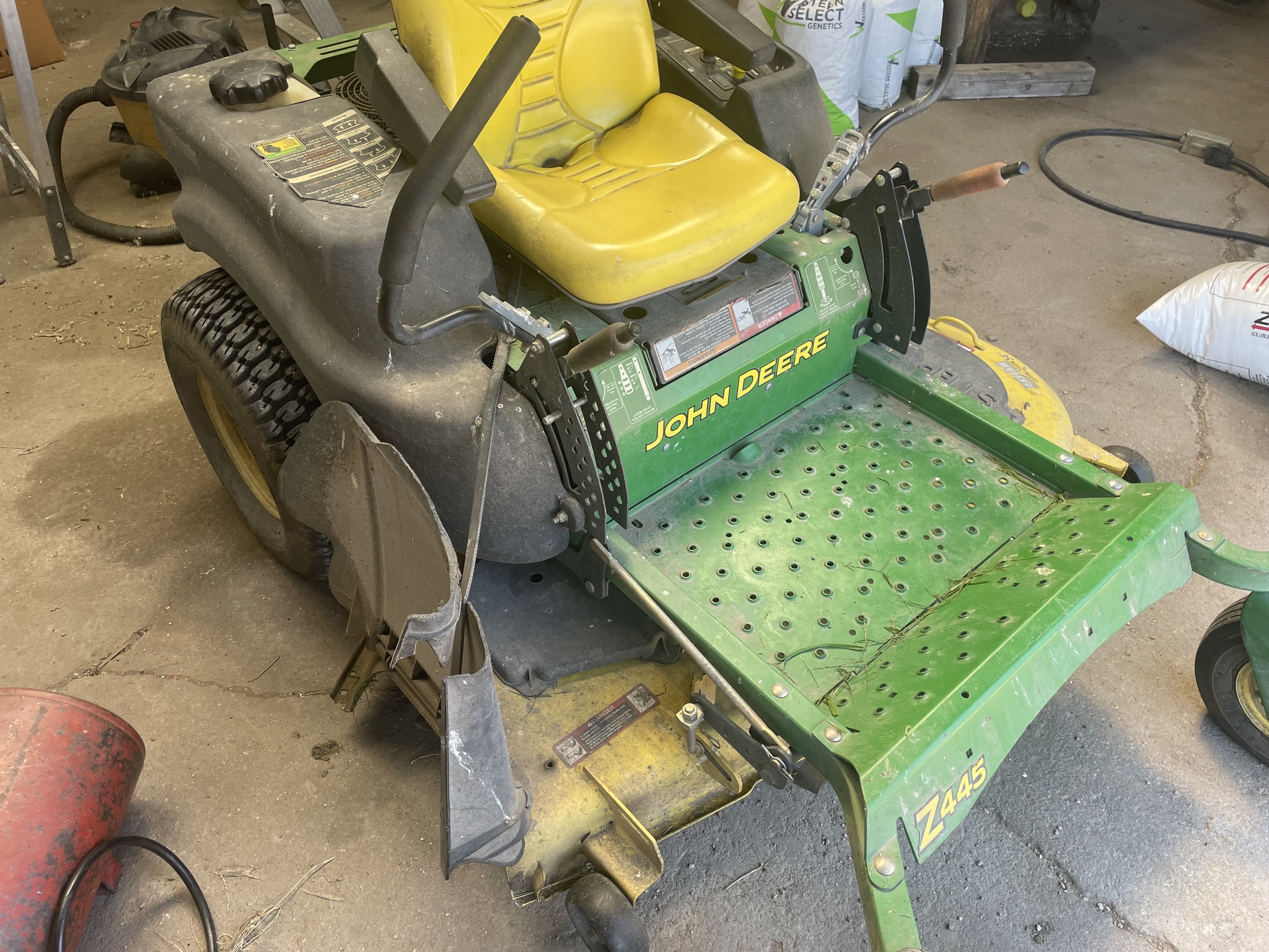 2009 John Deere Z445 Image 1