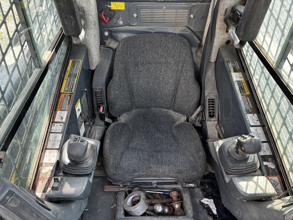 Used 2016 John Deere 323E Compact Track Loaders at Koenig Equipment in Richmond, IN - Photo17