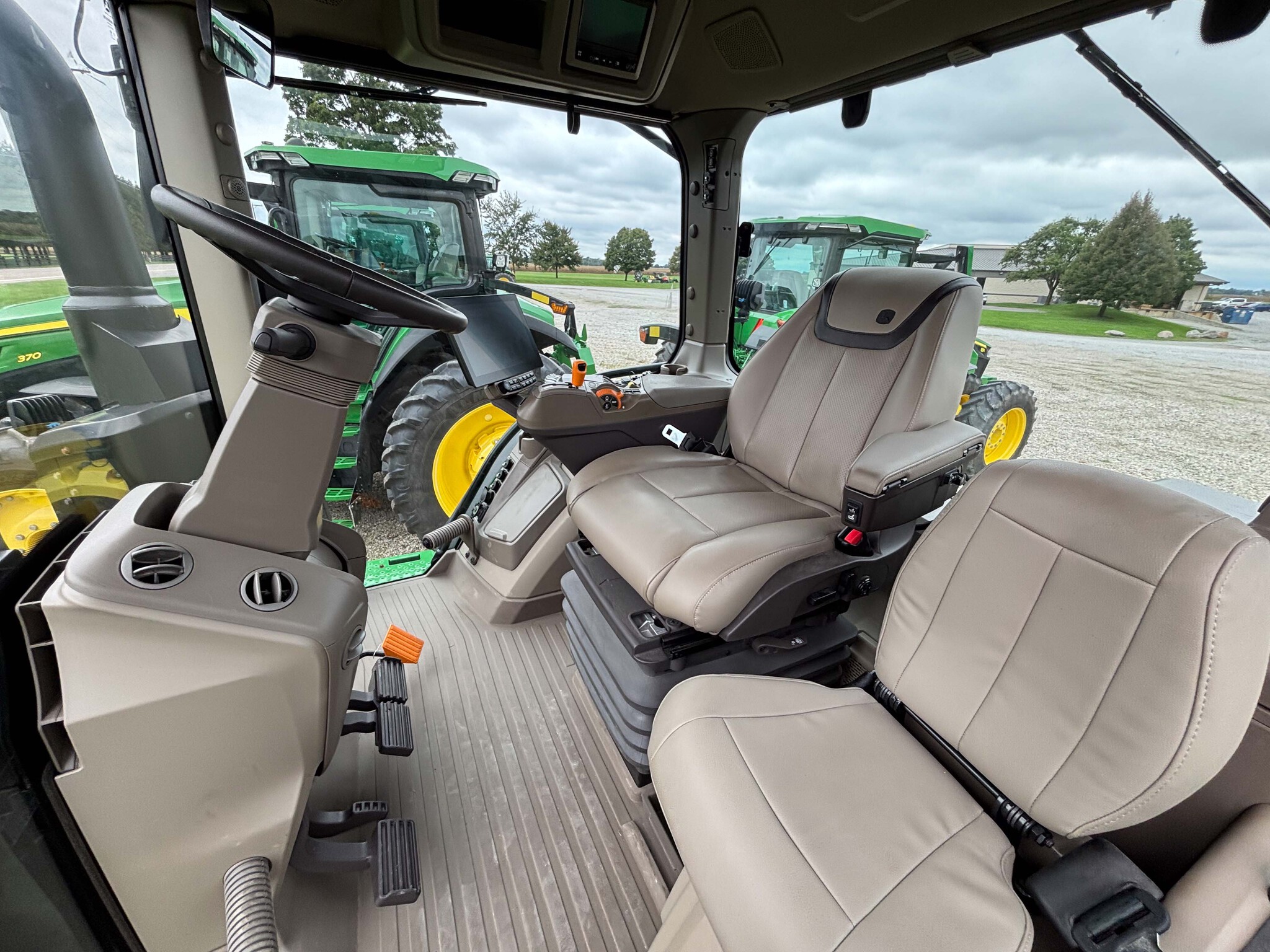 Used 2025 John Deere 8R 340 Row Crop Tractors at Koenig Equipment in Urbana, OH - PhotoXL27
