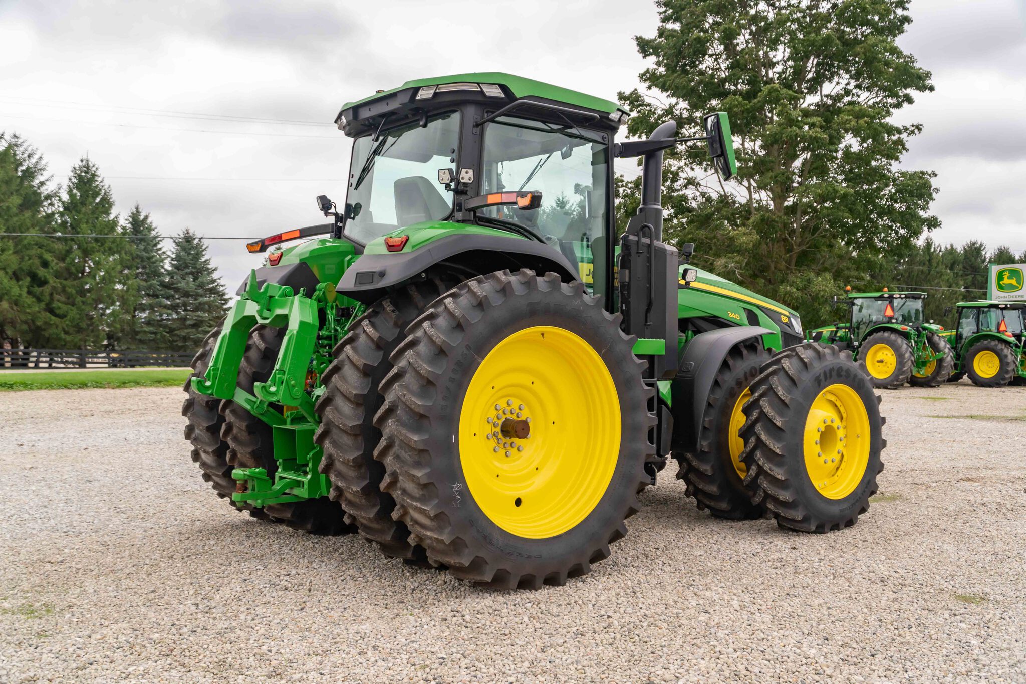 Used 2025 John Deere 8R 340 Row Crop Tractors at Koenig Equipment in Urbana, OH - PhotoXL4