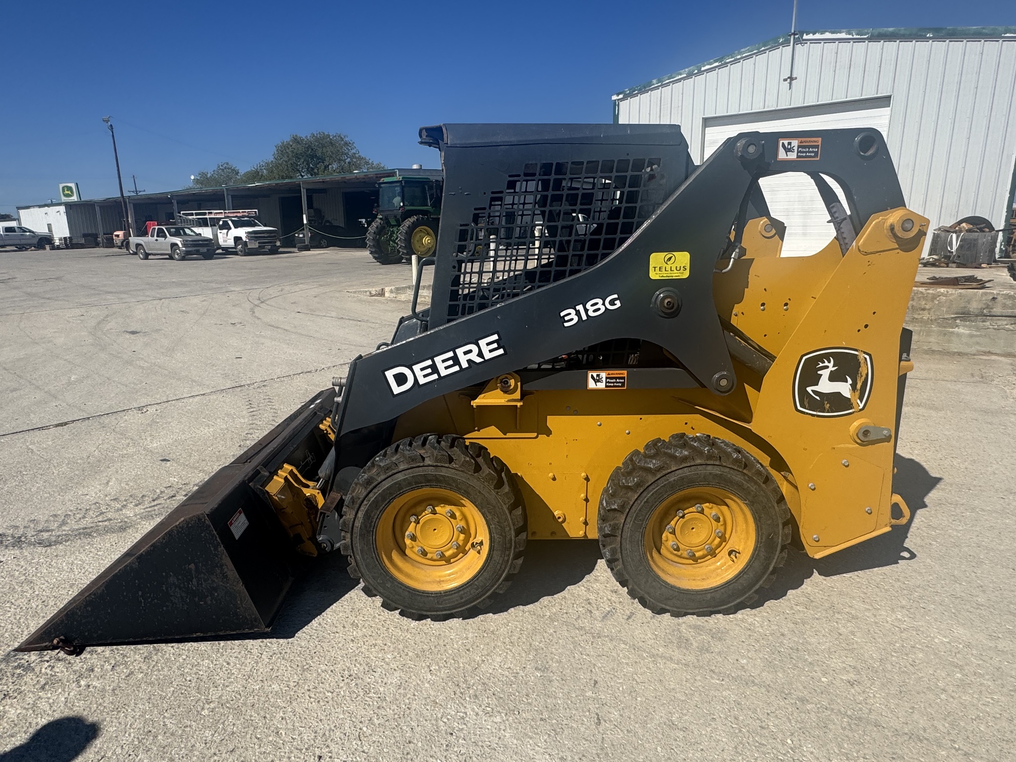 2021 John Deere 318G Image 3
