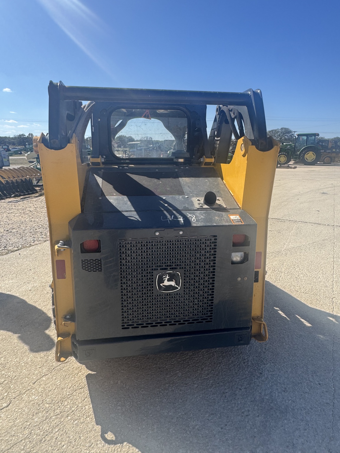 2021 John Deere 318G Image 4