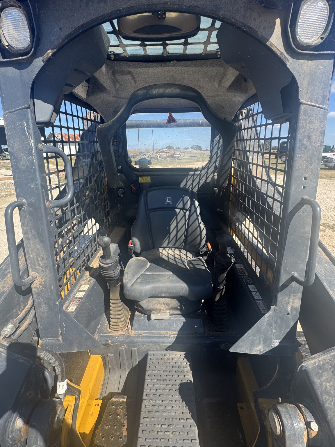 2021 John Deere 318G Image 12