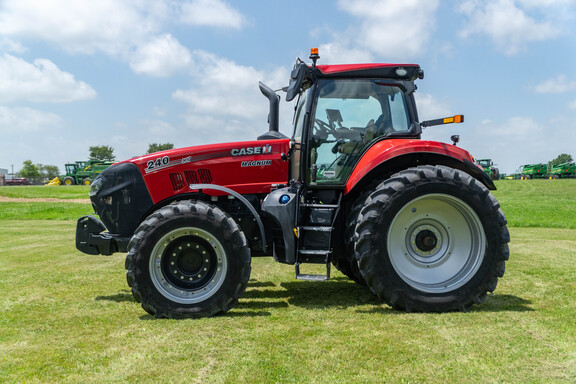 Used 2021 Case IH Magnum 240 CVX Row Crop Tractors at Koenig Equipment in Anna, OH - Photo1