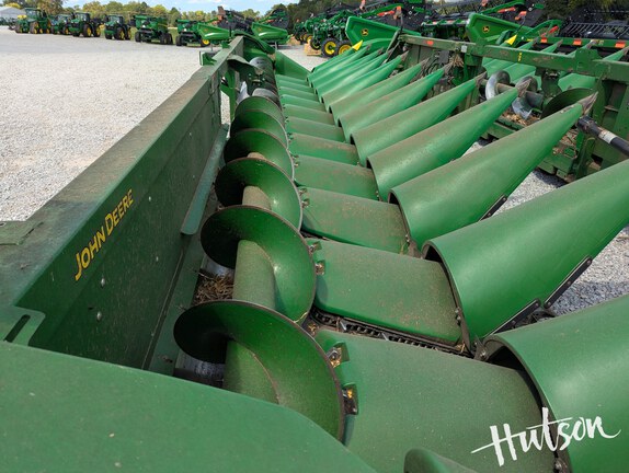 Photo of 2025 John Deere CR 12