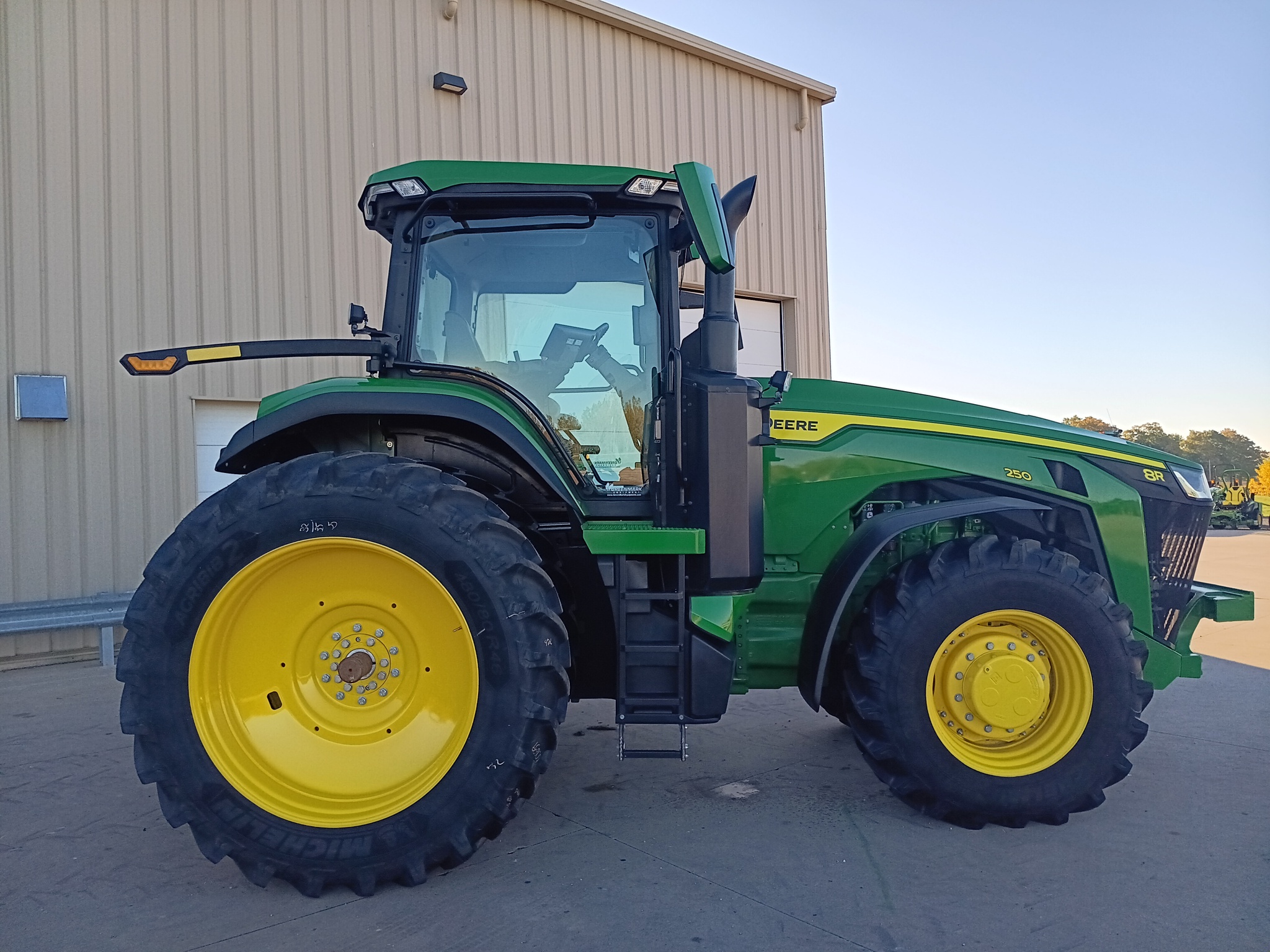 2024 John Deere 8R 250 Image 3