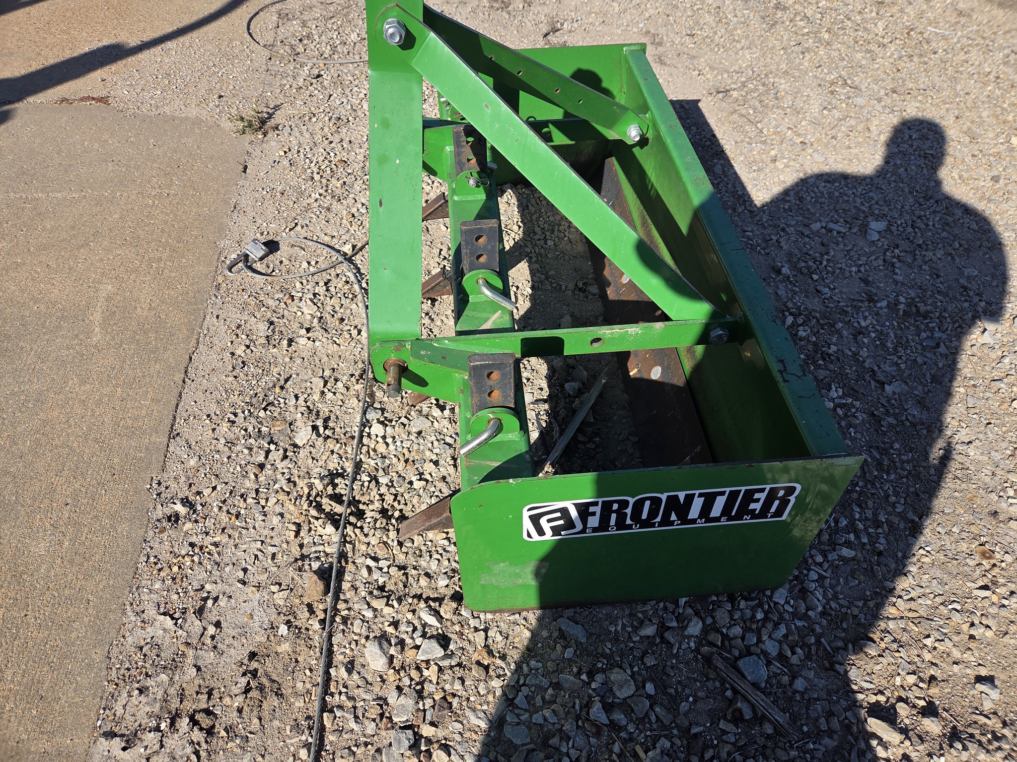 2010 Frontier BB1048L Image 8