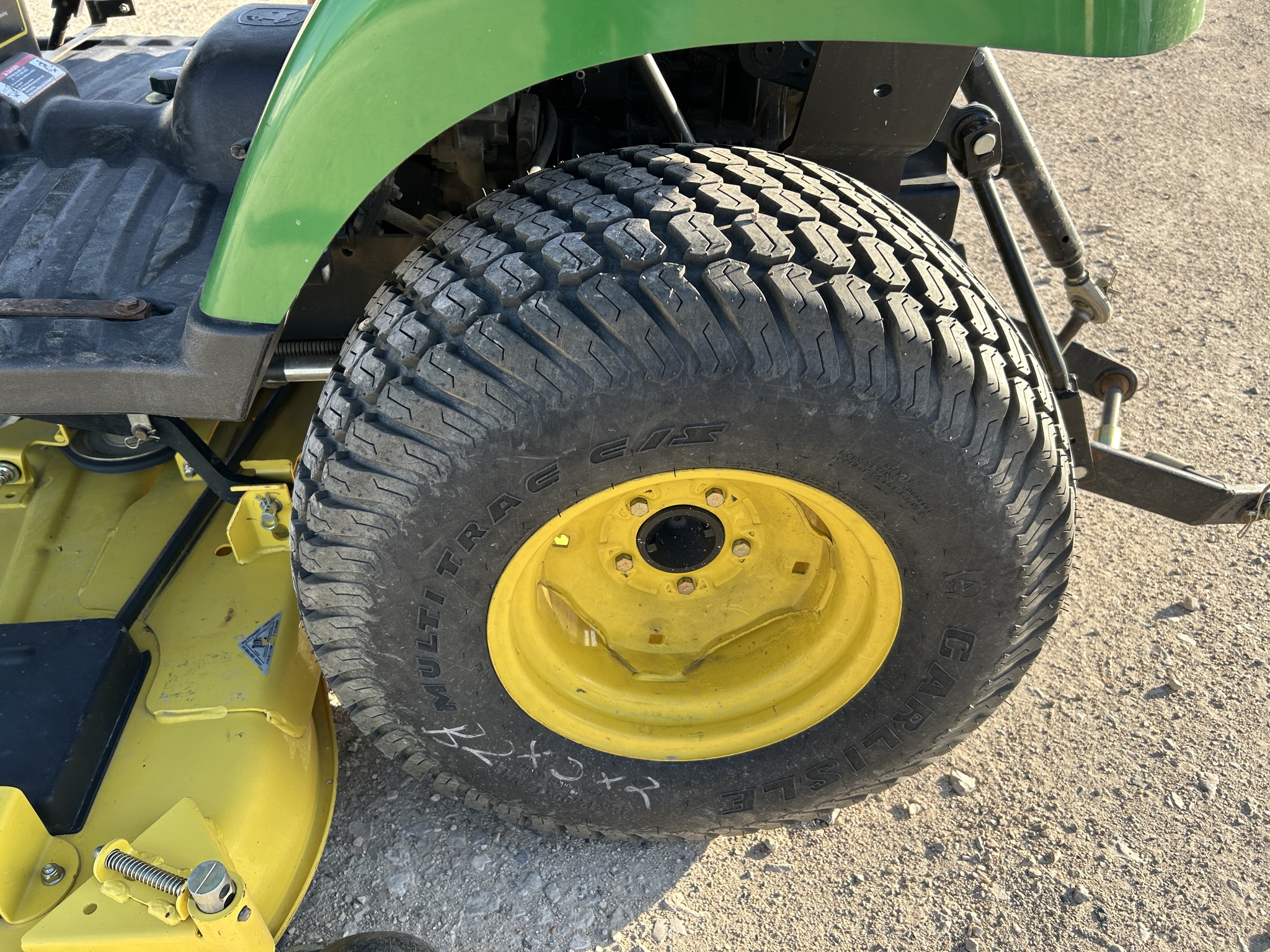 2010 John Deere 2305 Image 21