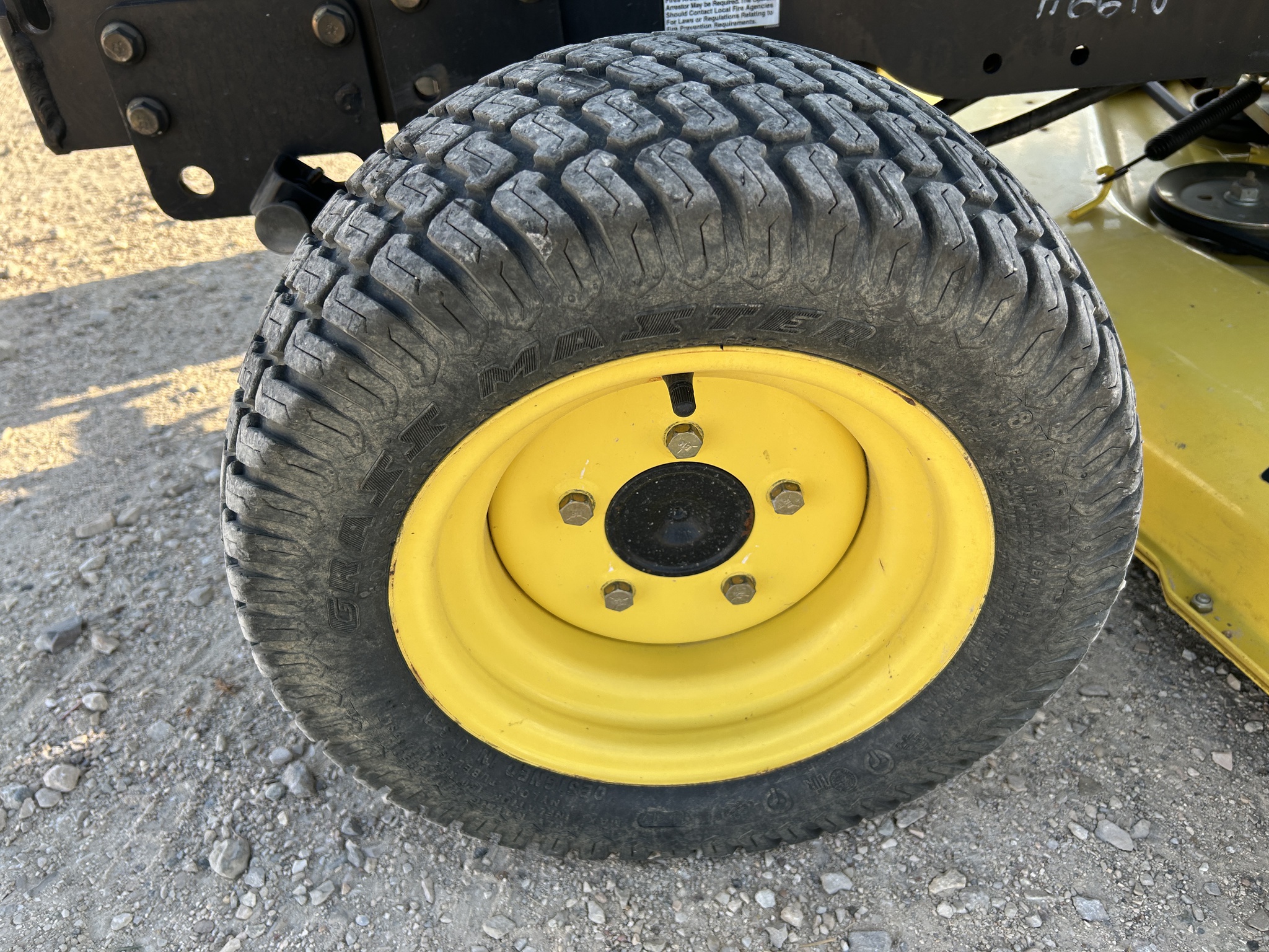 2010 John Deere 2305 Image 20