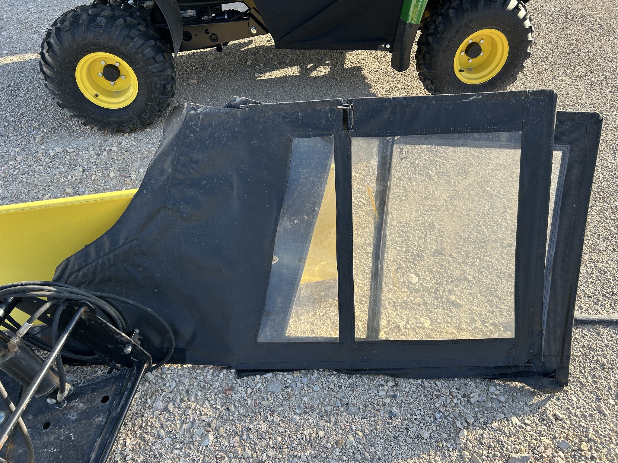 2010 John Deere 2305 Image 13