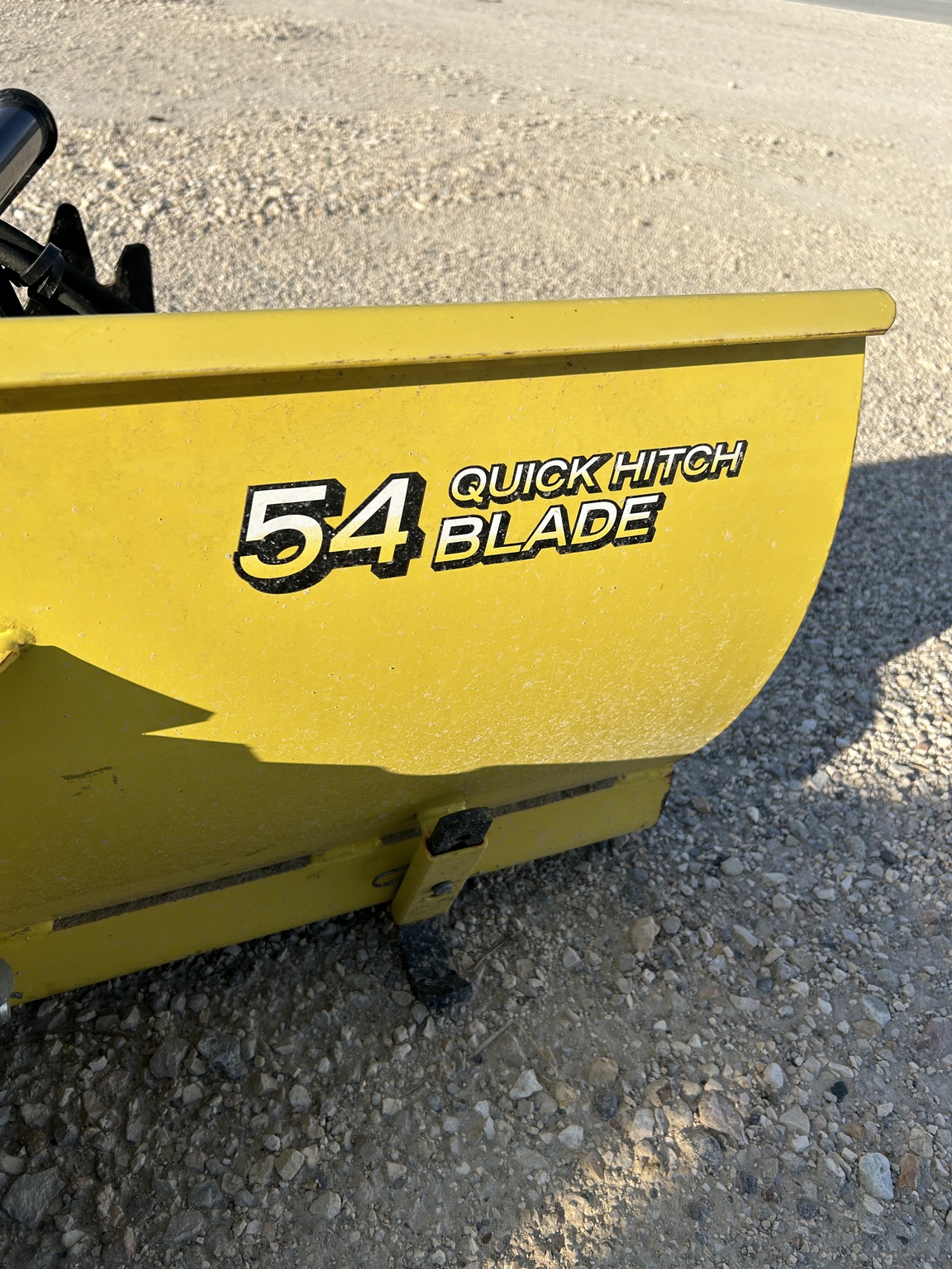 2010 John Deere 2305 Image 16