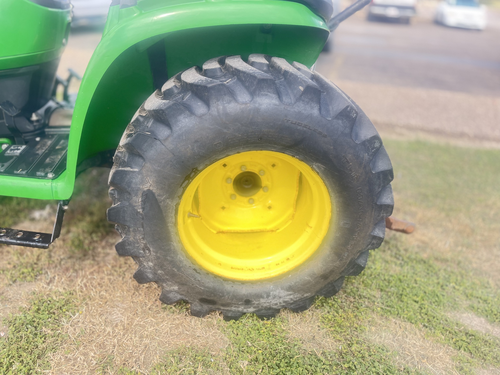 2021 John Deere 3025E Image 12