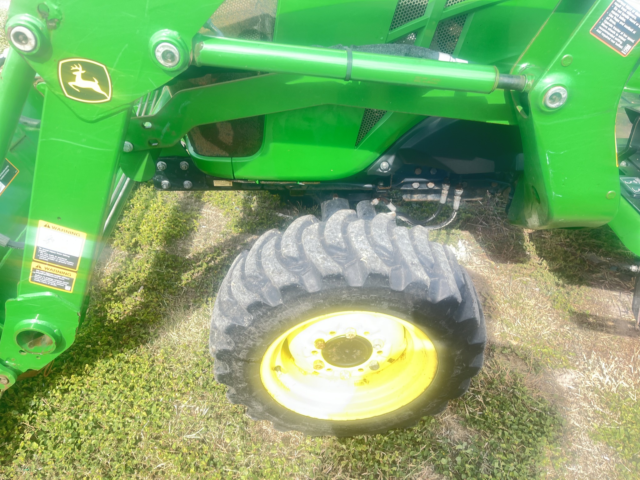 2021 John Deere 3025E Image 10