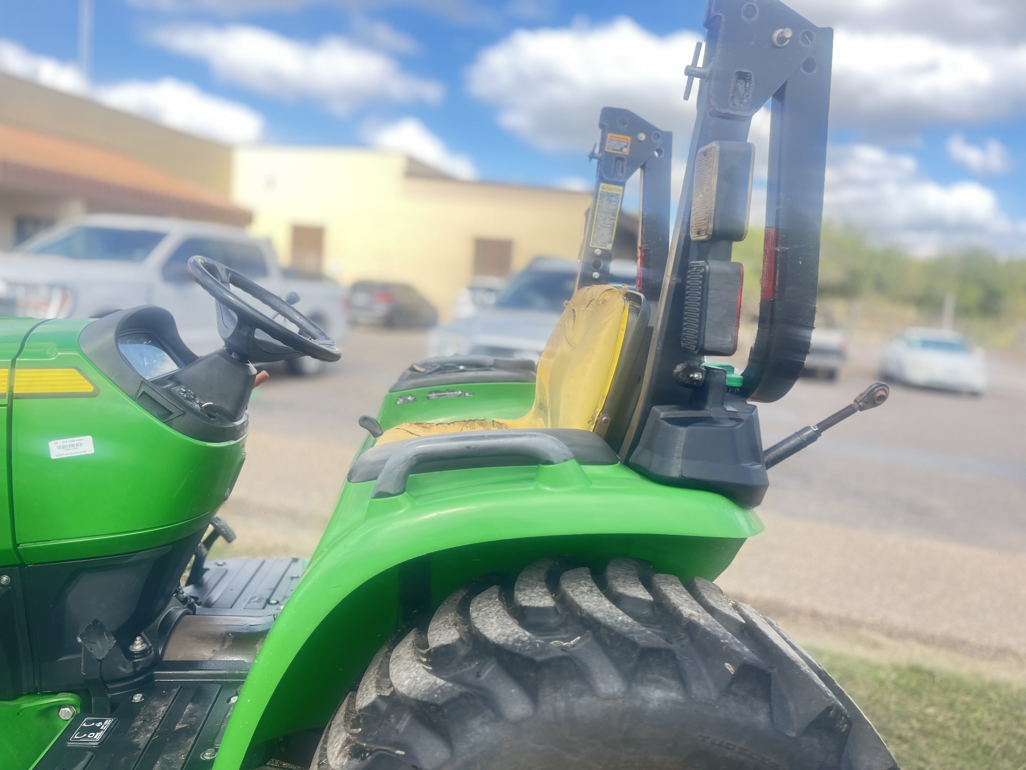 2021 John Deere 3025E Image 11