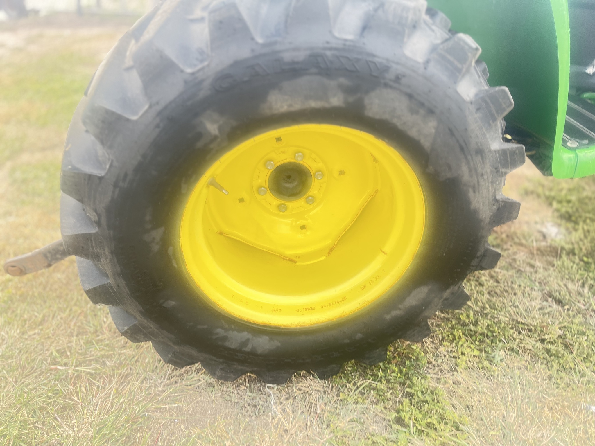 2021 John Deere 3025E Image 8