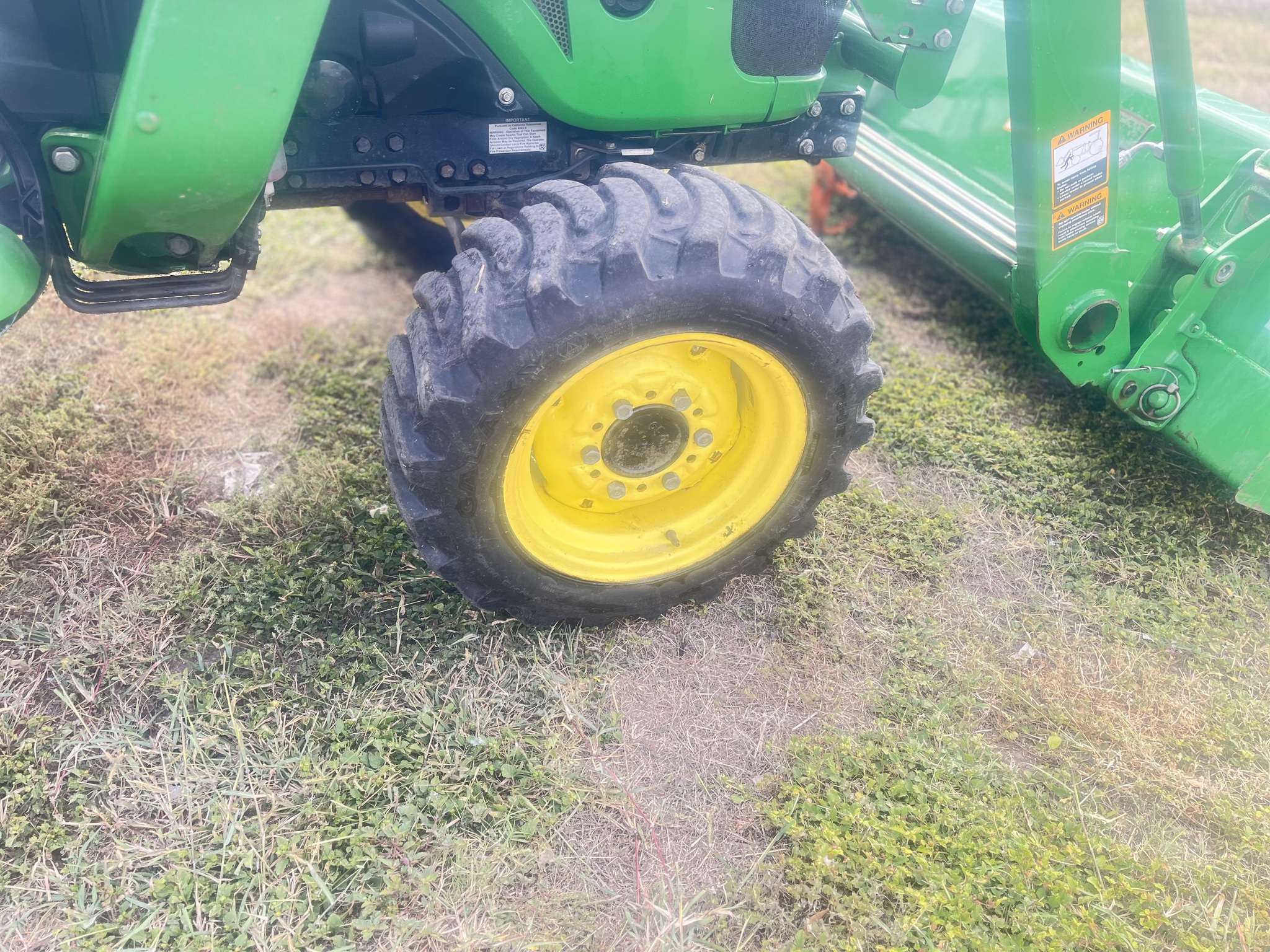 2021 John Deere 3025E Image 9