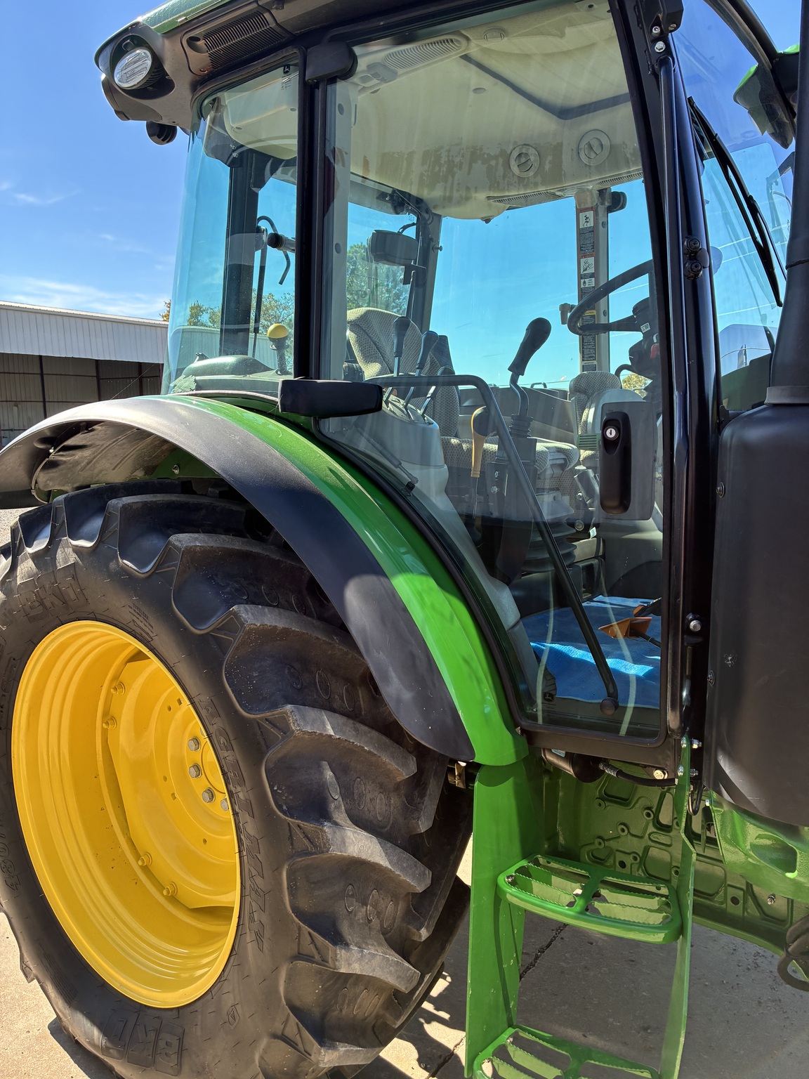 2024 John Deere 5120M Image 22