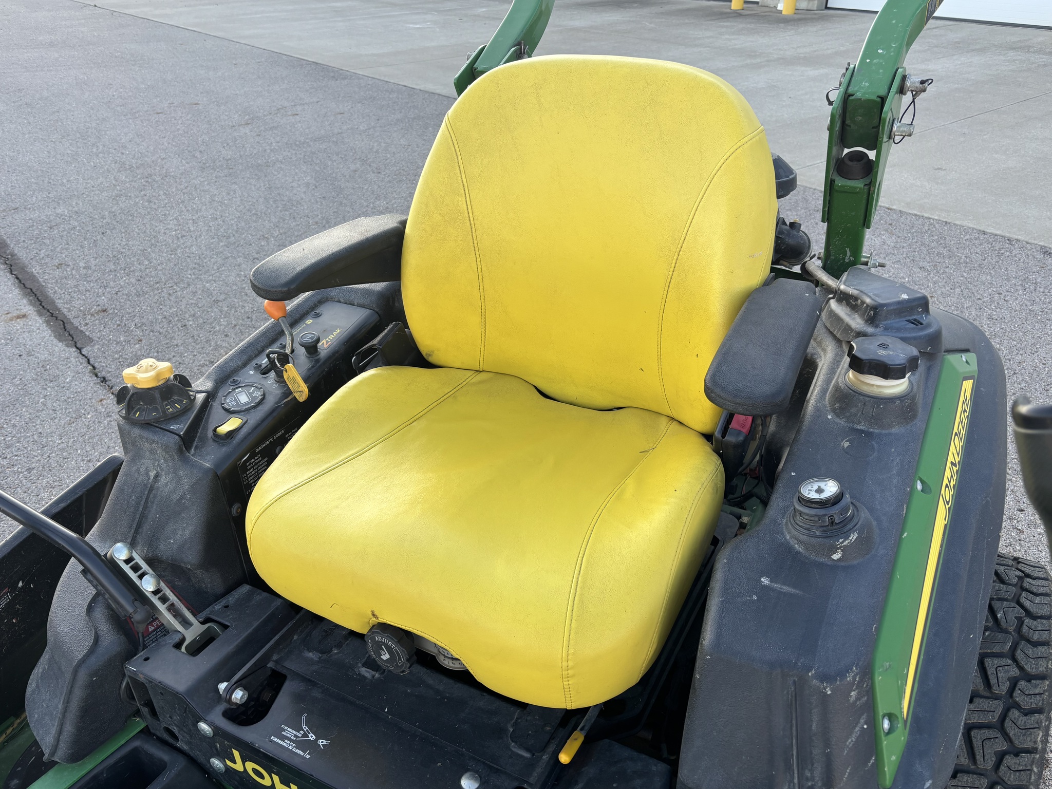 Used 2013 John Deere Z950R Zero Turn Mowers at Koenig Equipment in Botkins, OH - PhotoXL6