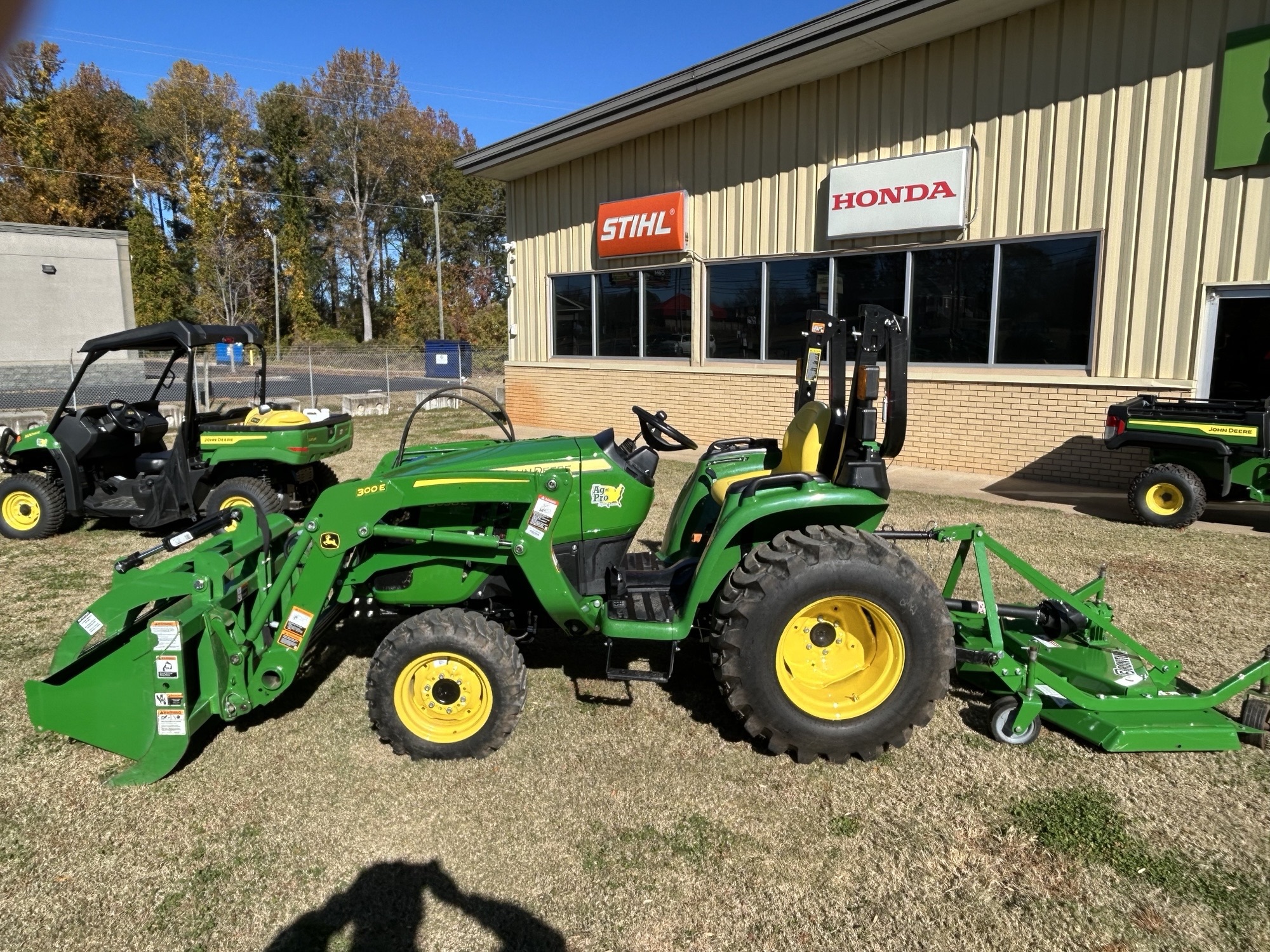 2024 John Deere 3038E Image 2