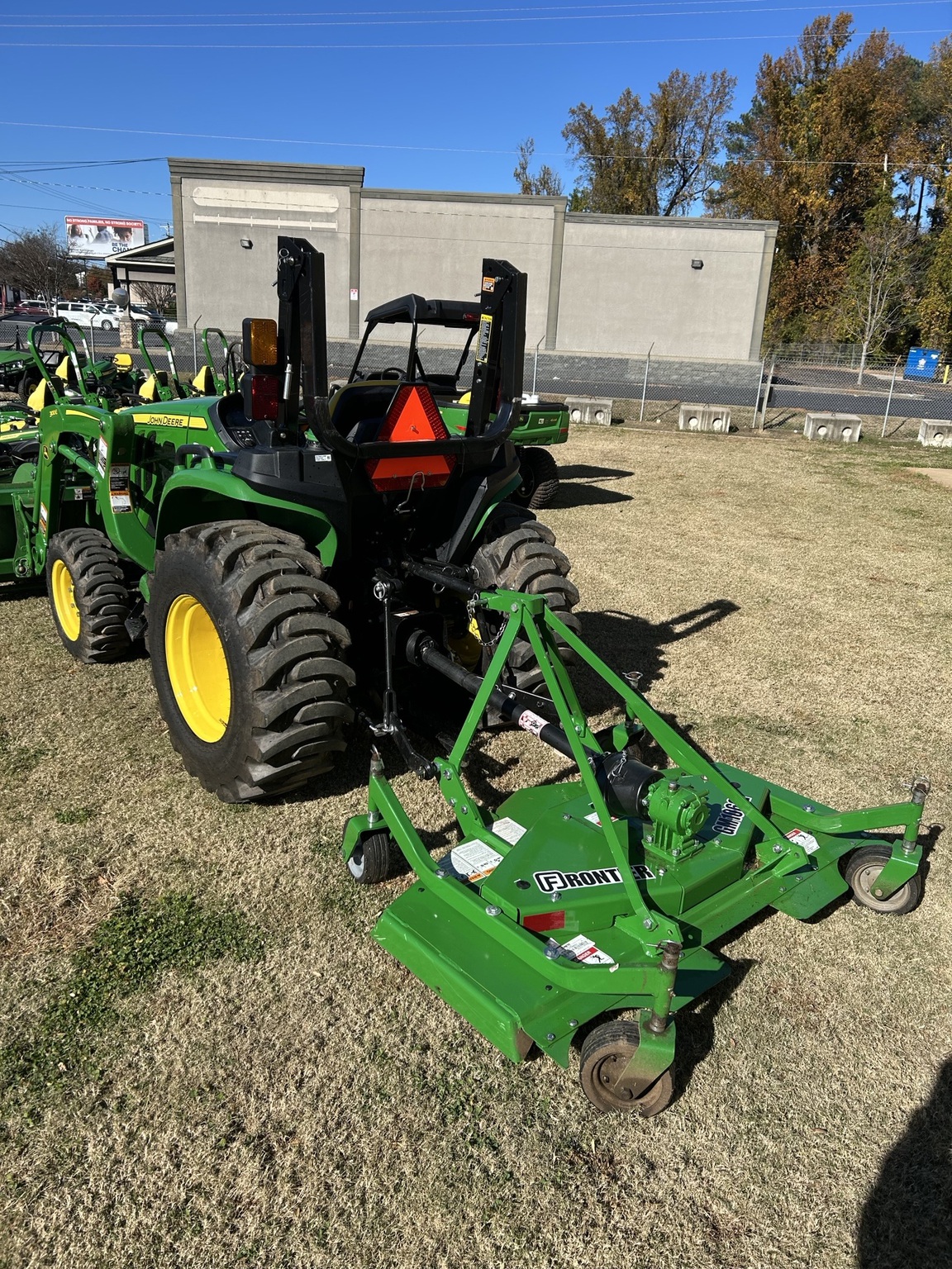 2024 John Deere 3038E Image 3