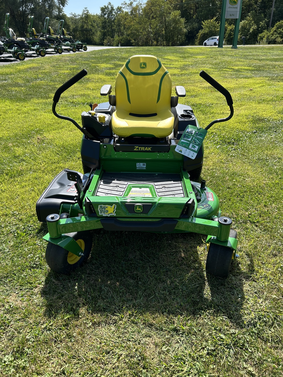 2025 John Deere Z320R Image 3