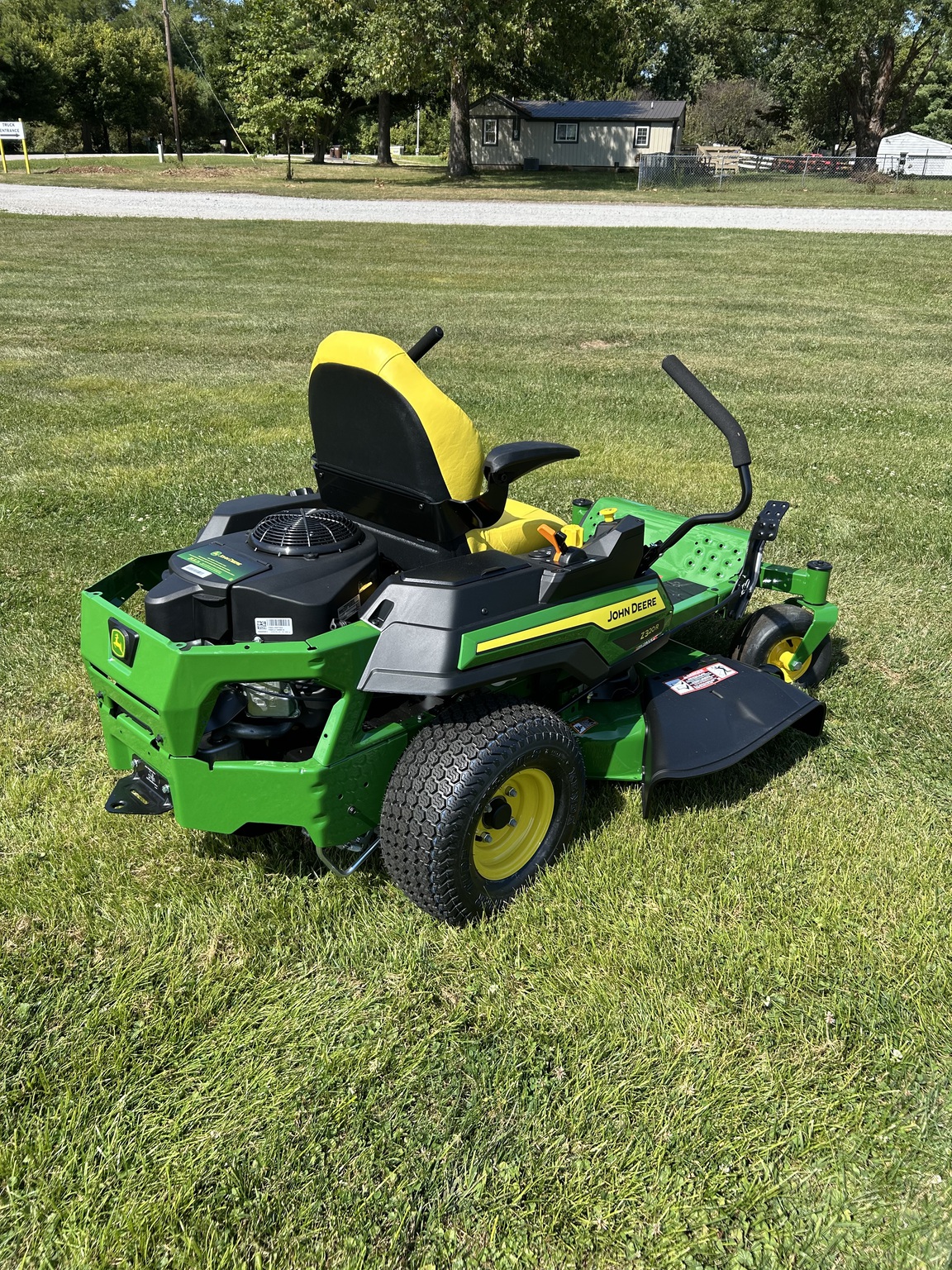 2025 John Deere Z320R Image 8