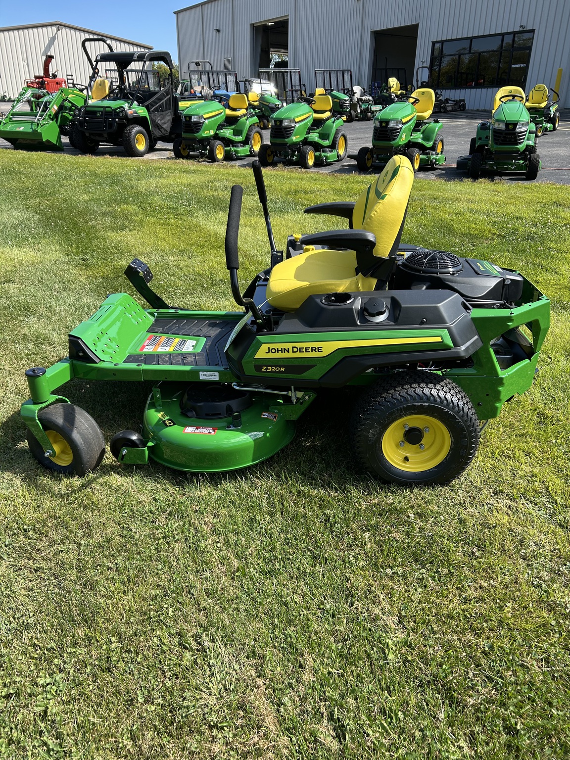 2025 John Deere Z320R Image 5