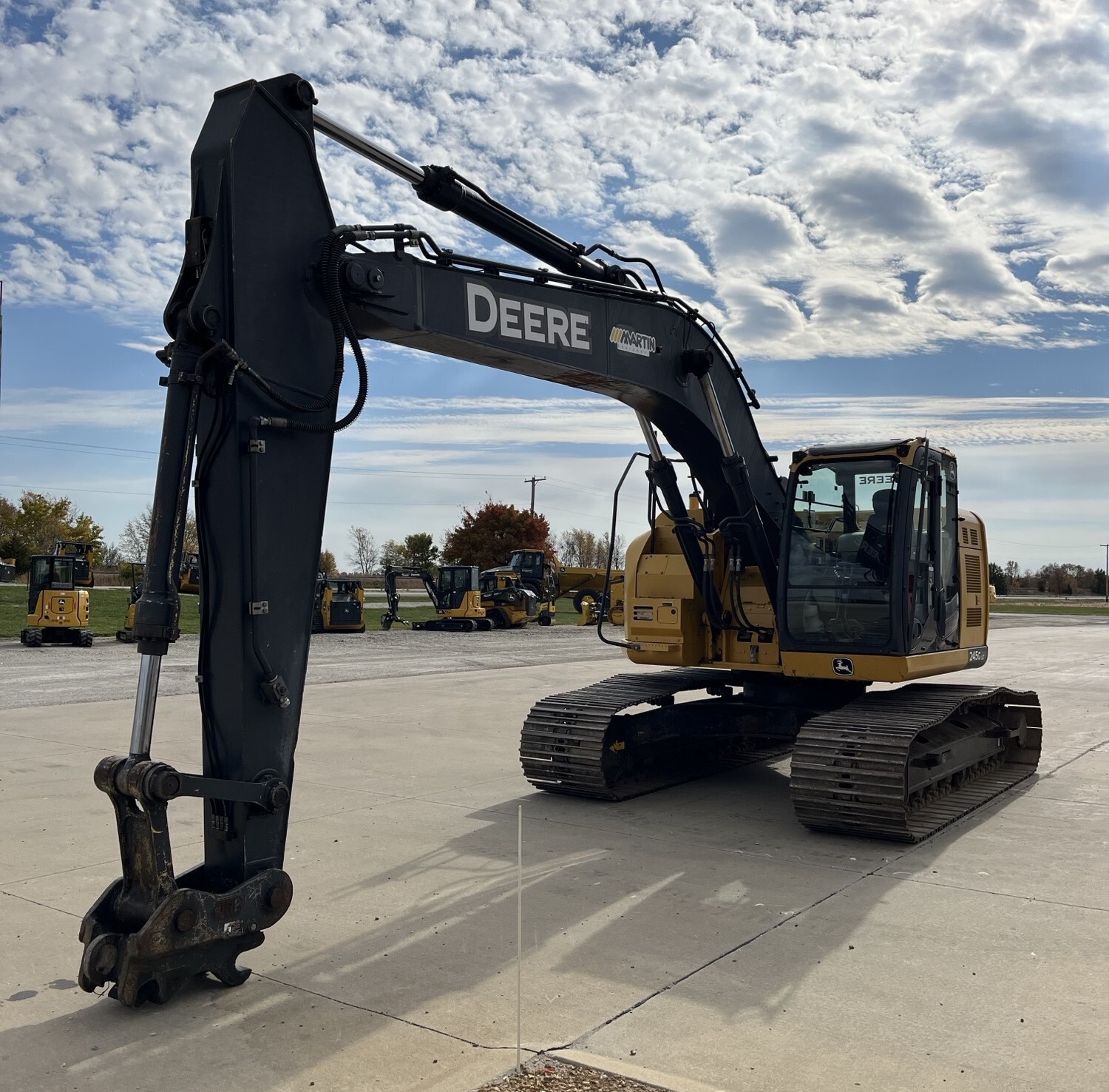 2015 John Deere 245G LC Image 5