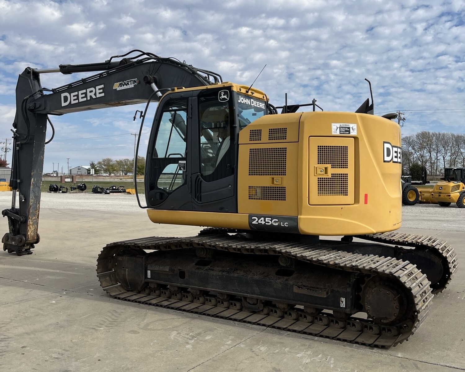 2015 John Deere 245G LC Image 3