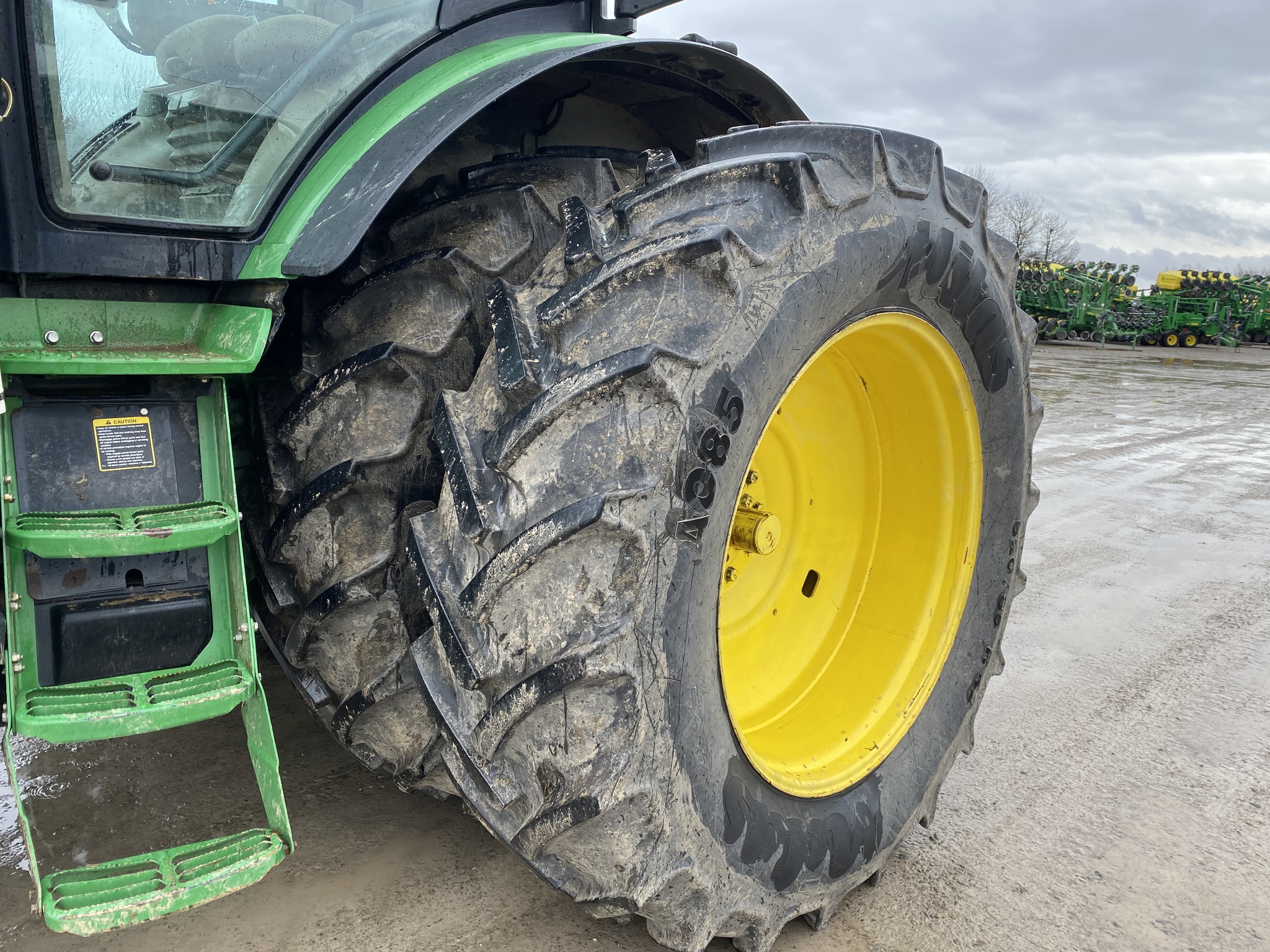 2012 John Deere 7280R Image 11