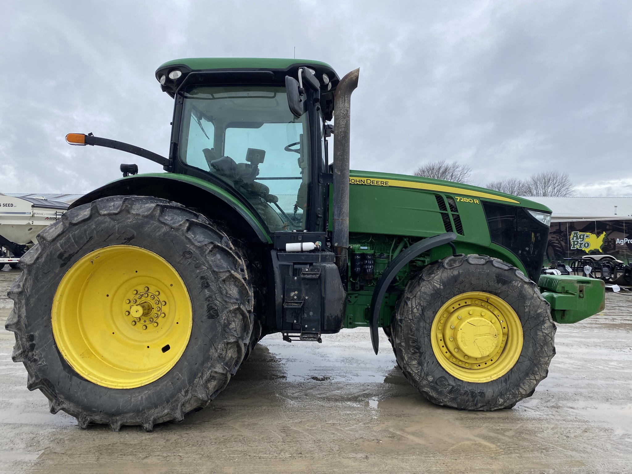 2012 John Deere 7280R Image 2