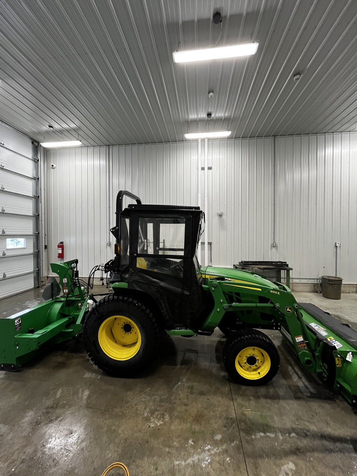 2022 John Deere 3025E Image 7