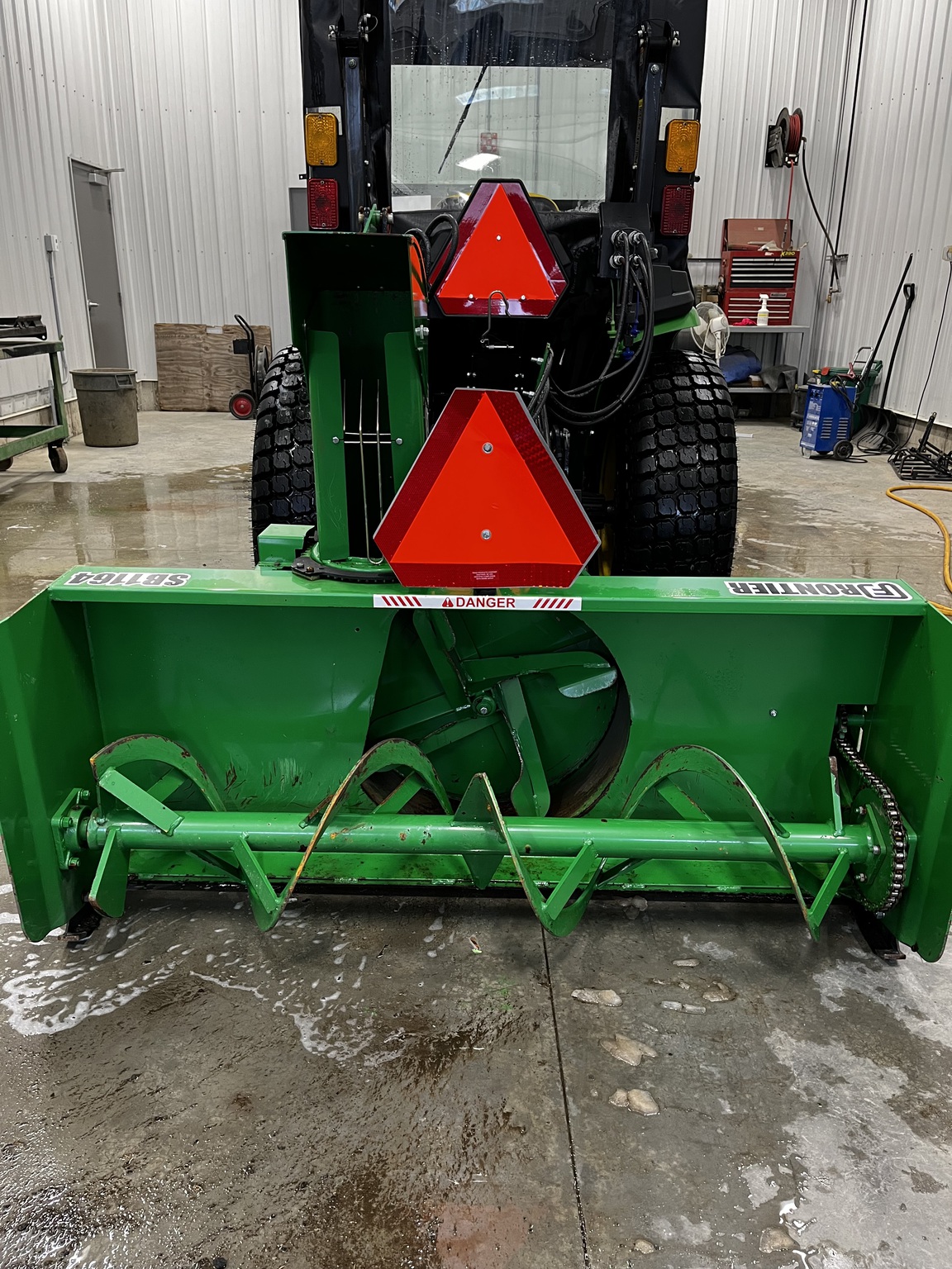 2022 John Deere 3025E Image 10