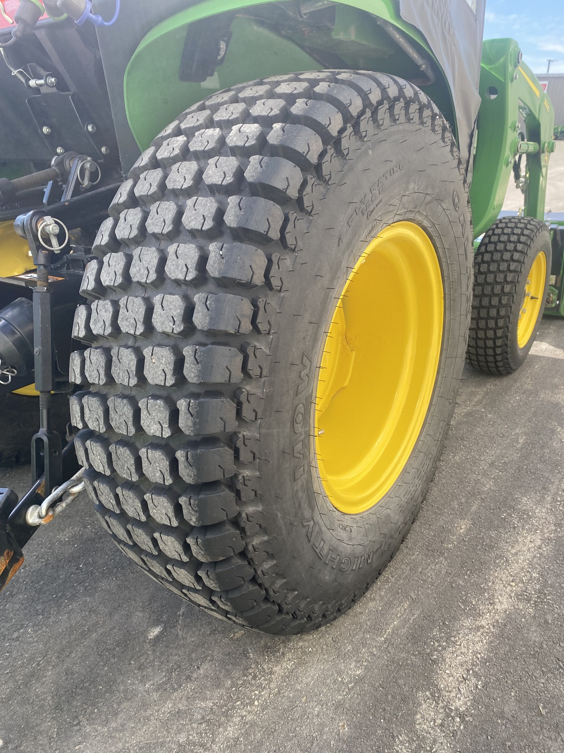 2022 John Deere 3025E Image 8