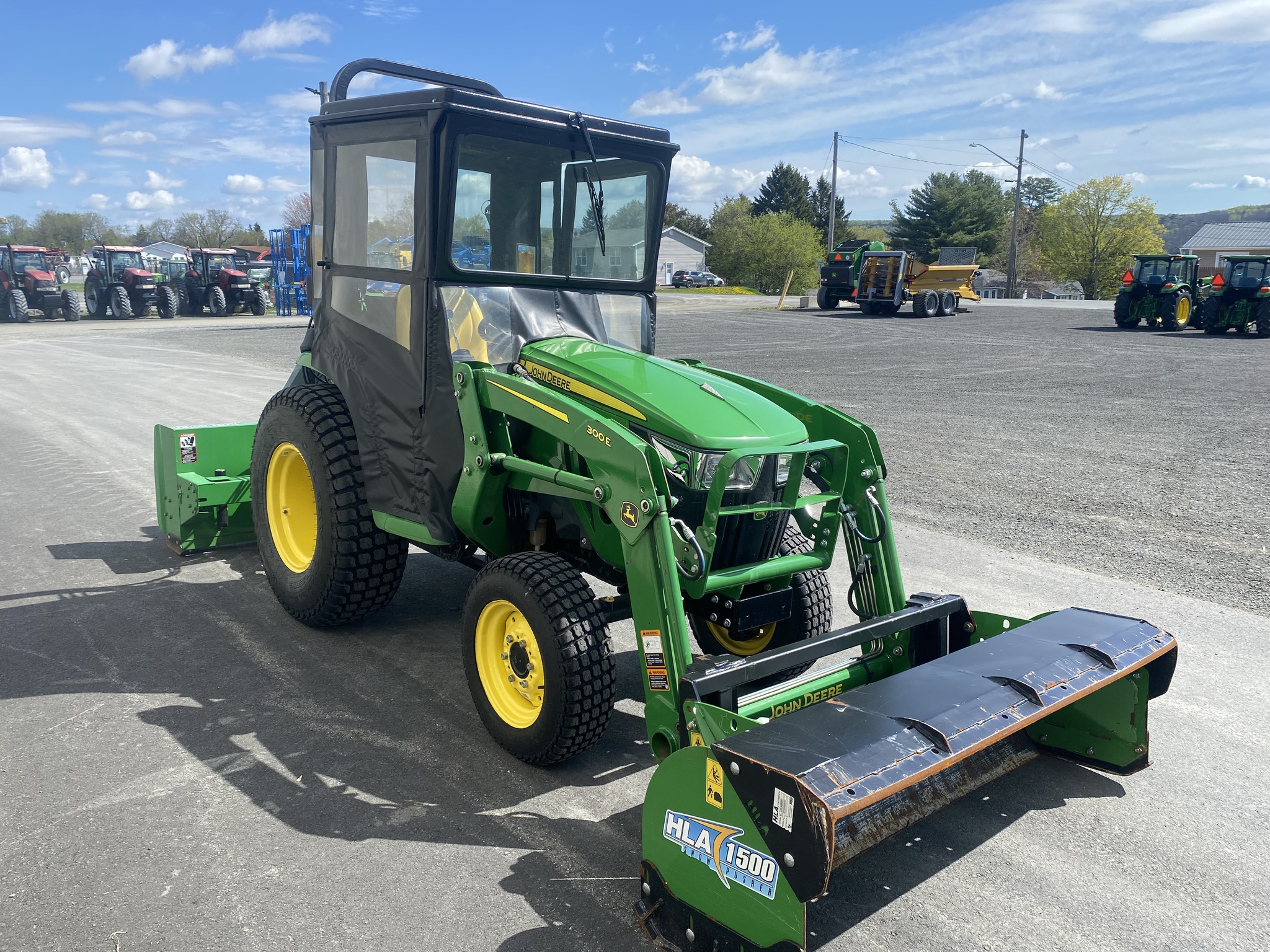 2022 John Deere 3025E Image 5