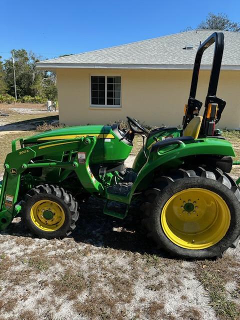 2021 John Deere 3035D Image 2