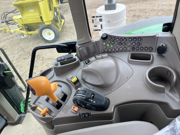 2025 John Deere 6155M (13th thumbnail)