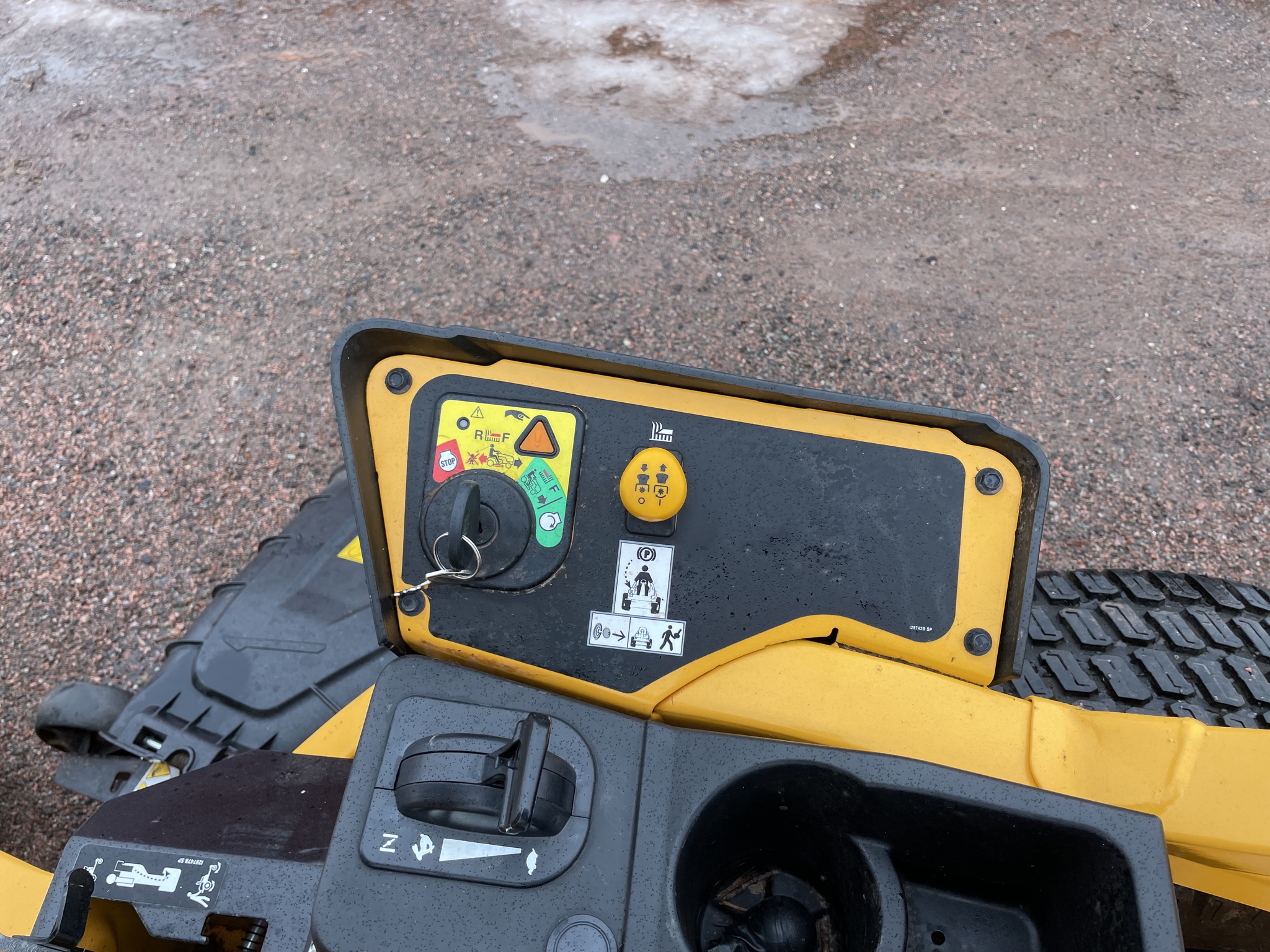 2022 Cub Cadet ZTS1 50 Image 8
