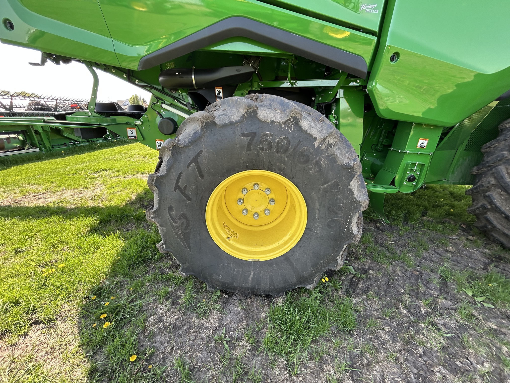  2025 John Deere S7 800 at Heritage Tractor in Galesburg, IL