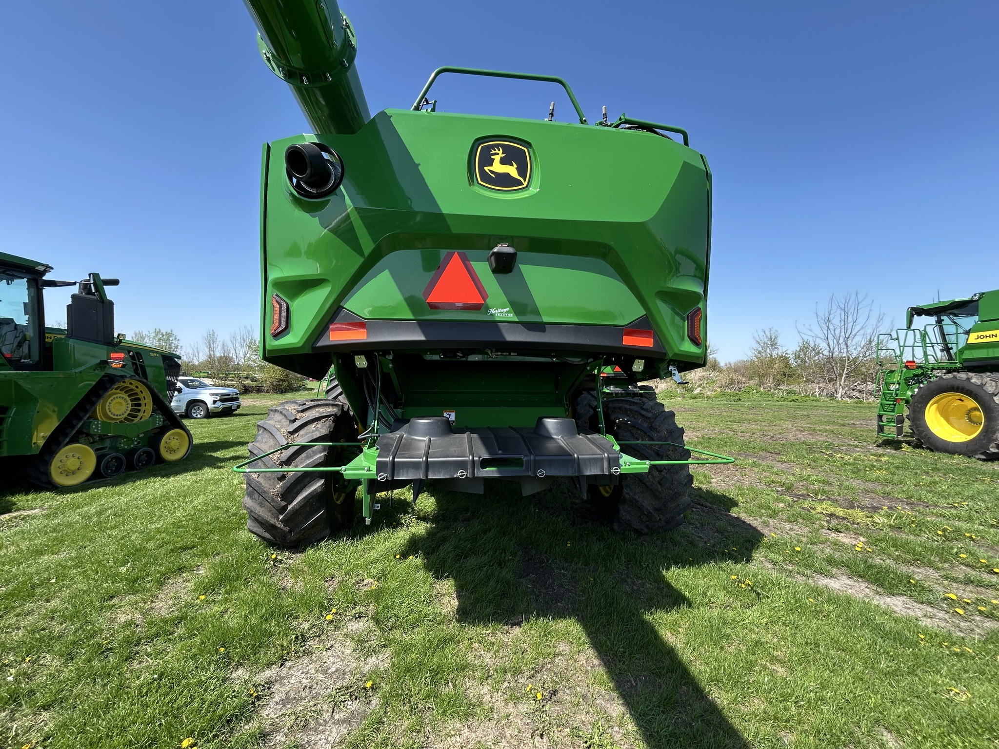 2025 John Deere S7 800 at Heritage Tractor in Galesburg, IL
