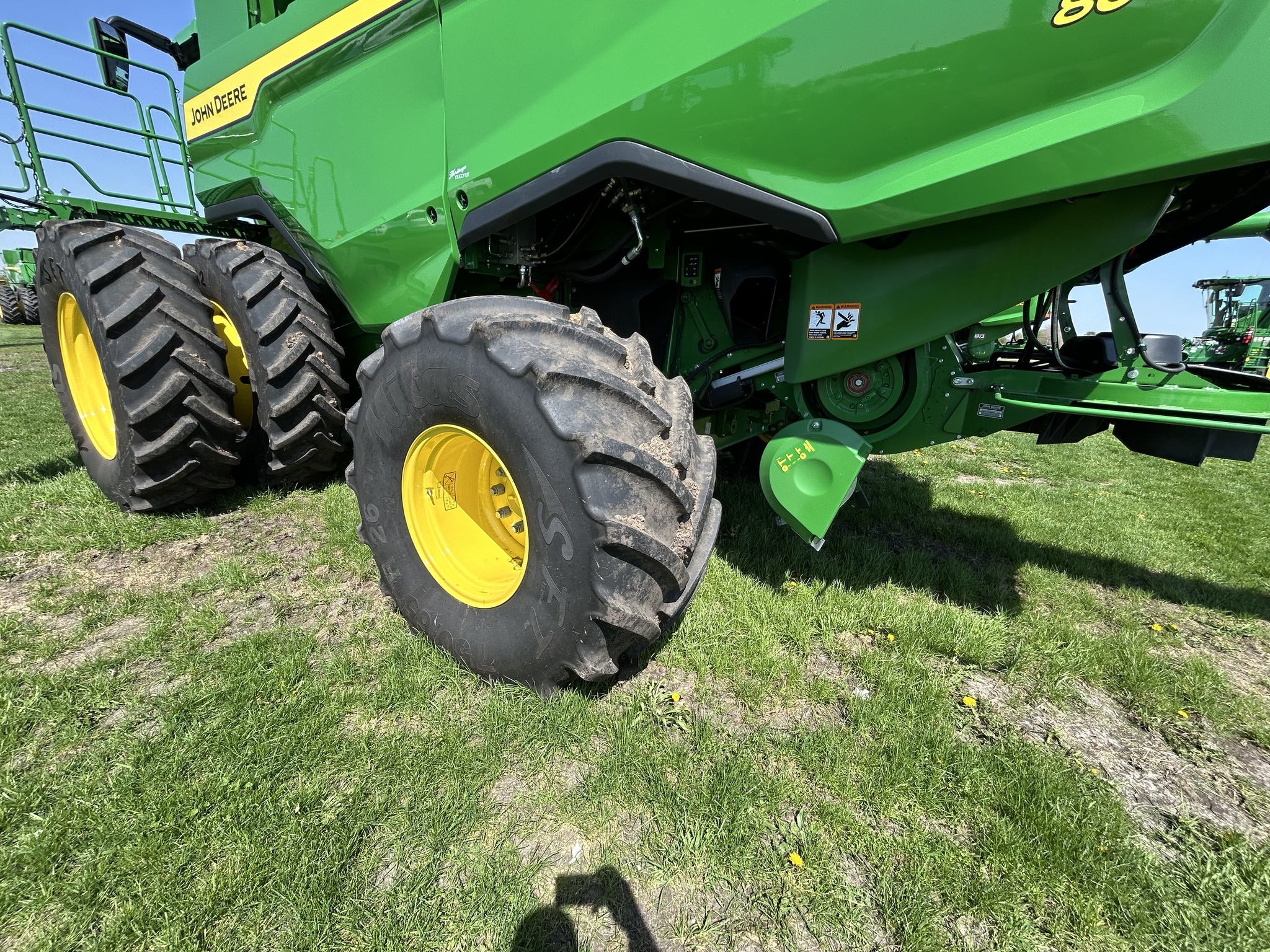  2025 John Deere S7 800 at Heritage Tractor in Galesburg, IL