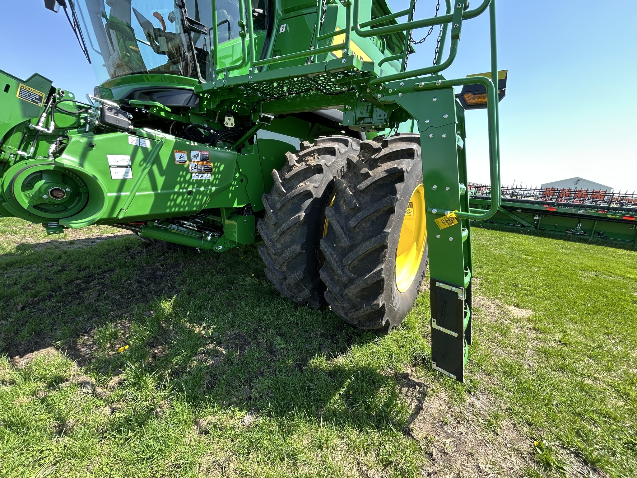  2025 John Deere S7 800 at Heritage Tractor in Galesburg, IL